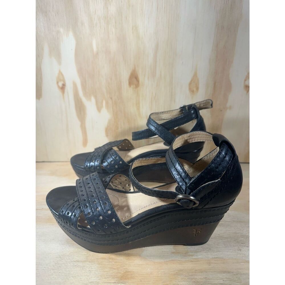 Frye Carlie Black Leather Wedge Sandals Women’s Size 6